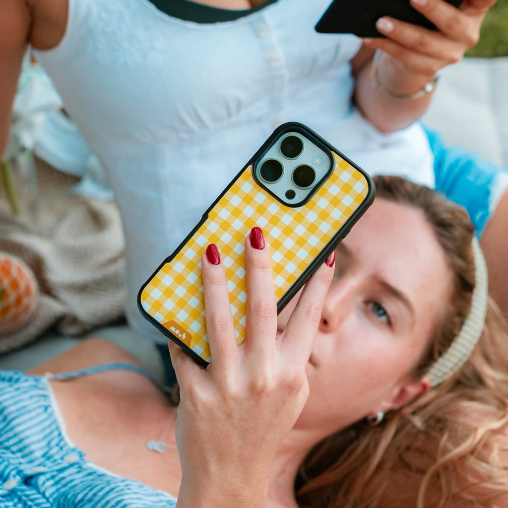 Dandelion Protective Phone Case - Picnic MagSafe